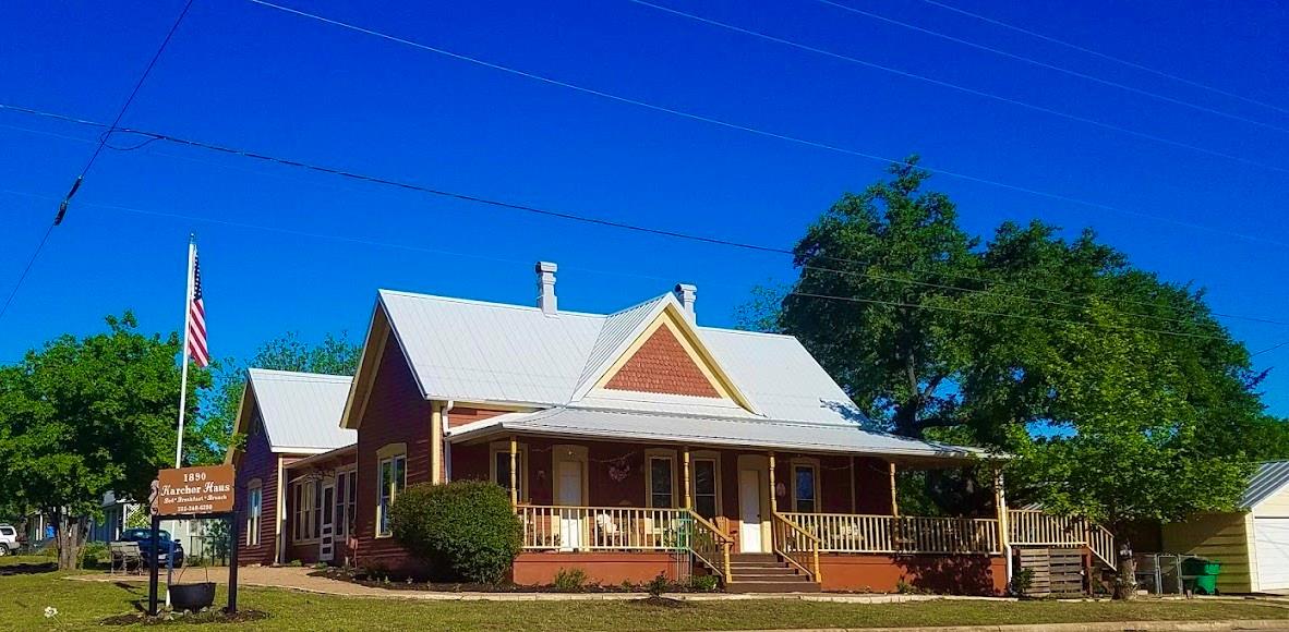 1307 WRIGHT St, Llano, TX 78643