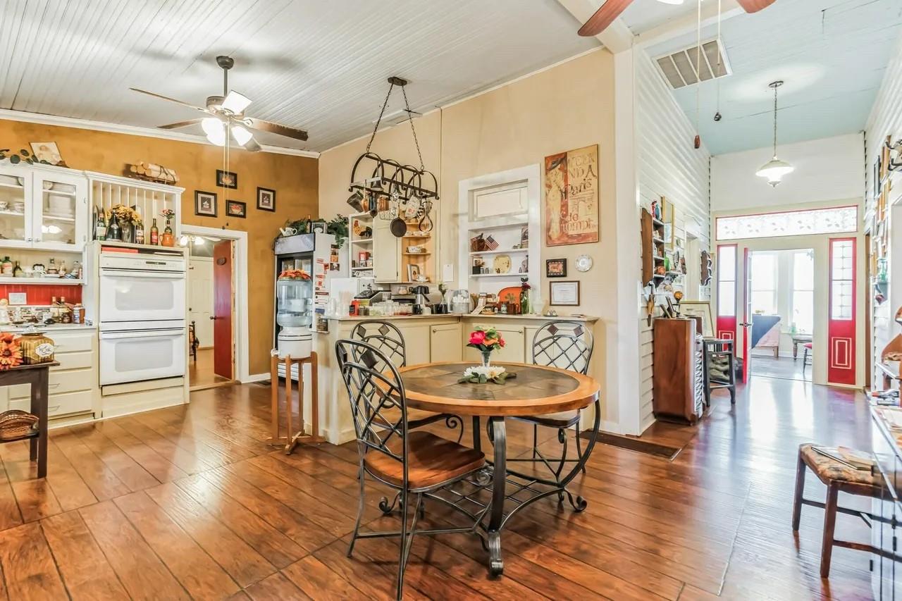1307 WRIGHT St, Llano, TX 78643