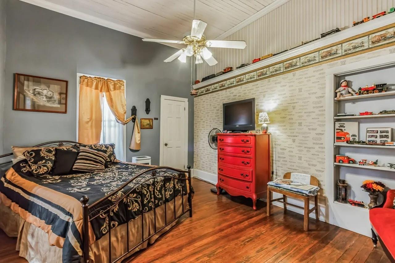 1307 WRIGHT St, Llano, TX 78643