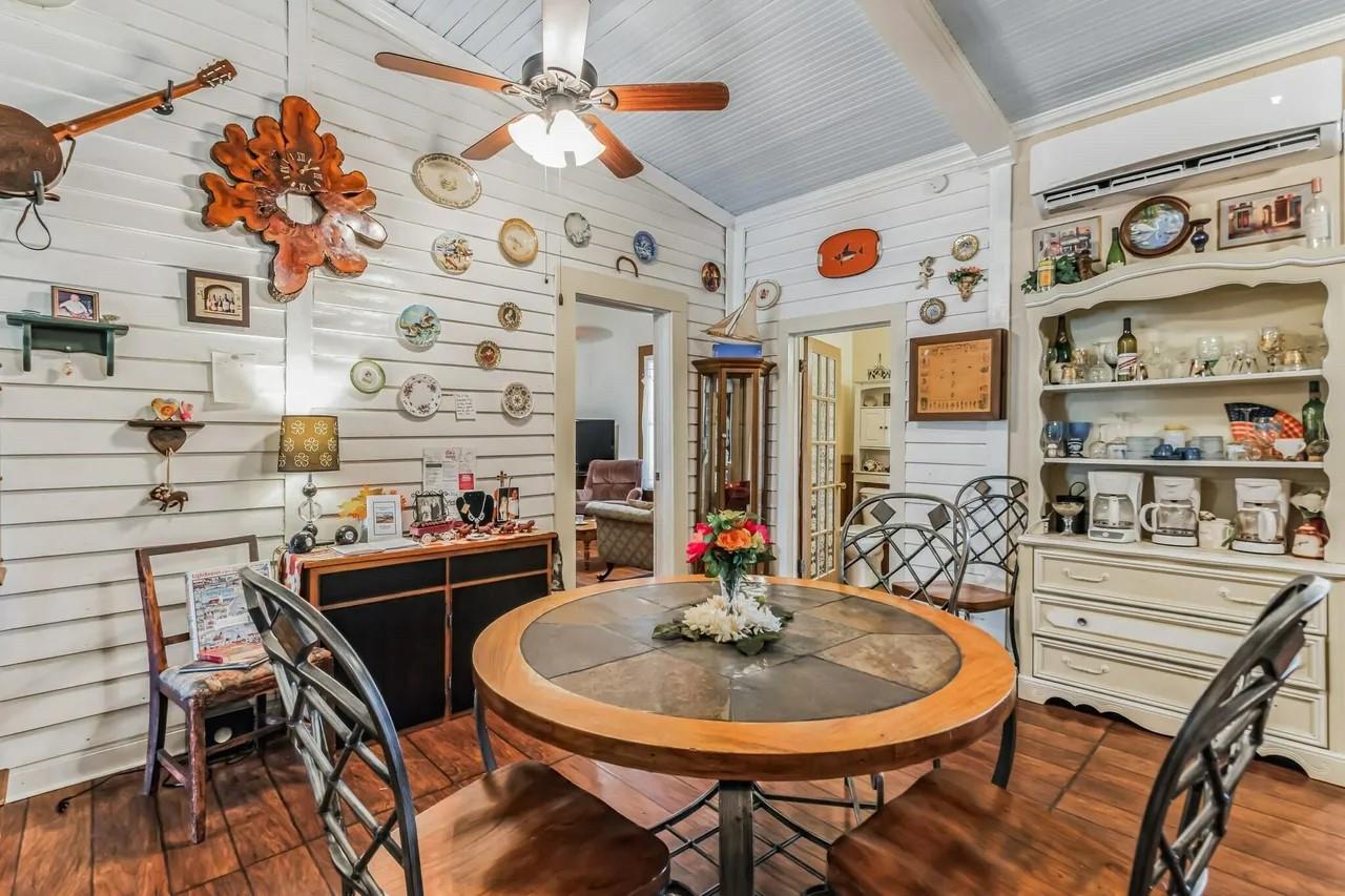 1307 WRIGHT St, Llano, TX 78643