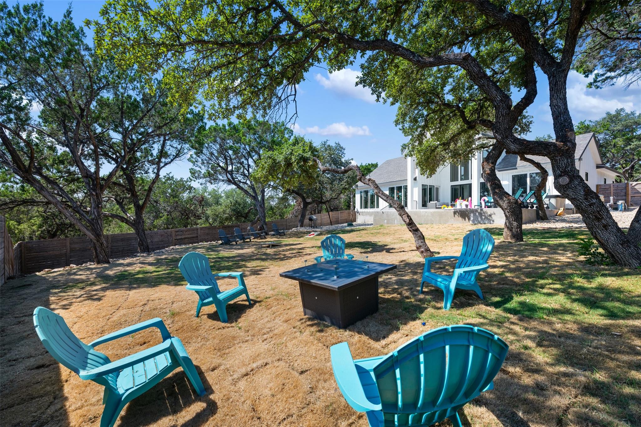 1301 Scenic Cir, Spicewood, TX 78669