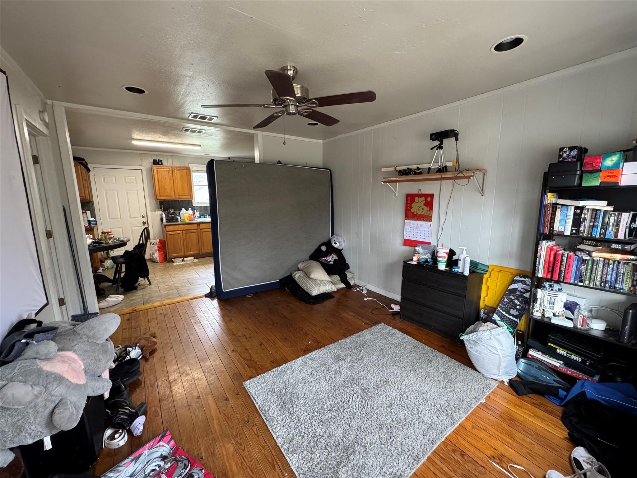 427 Scarbrough St, Rockdale, TX 76567