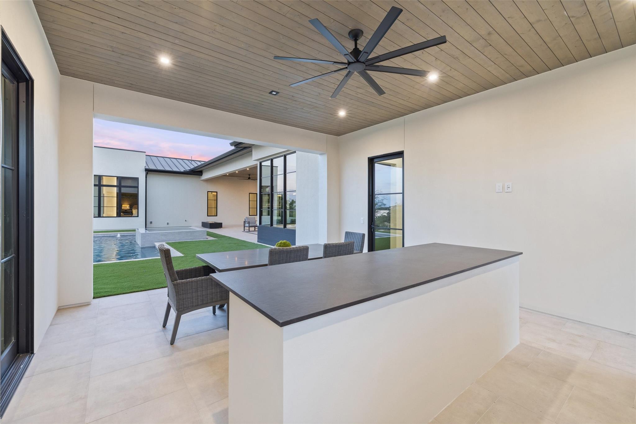 5801 Twin Peaks Trce, Austin, TX 78738