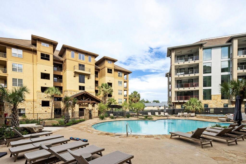 1001 The Cape Rd # 16, Horseshoe Bay, TX 78657