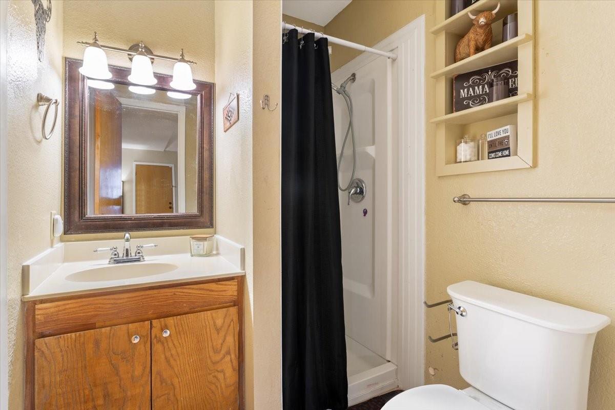200 County Road 320 St, Bertram, TX 78605