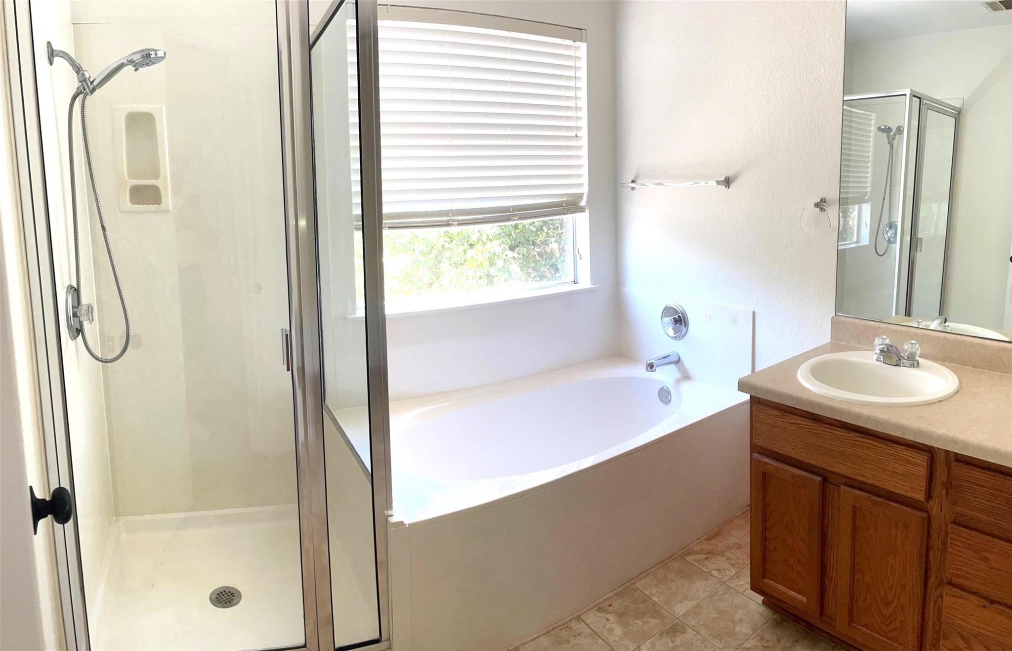 115A Auction Oak # A, Kyle, TX 78640