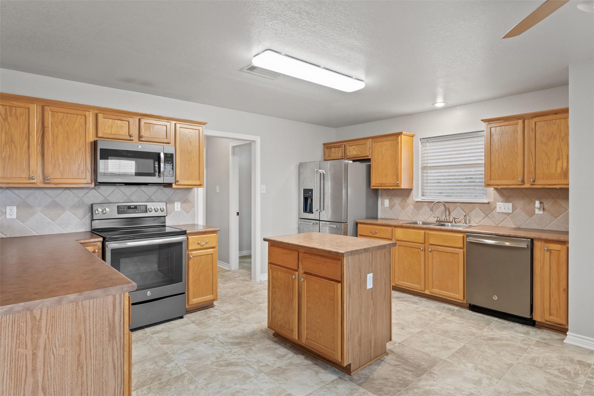8607 Hansom Cab Dr, Temple, TX 76502