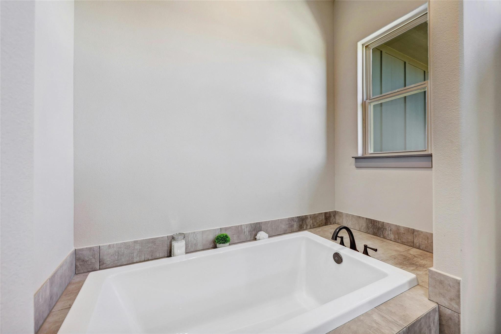 20117 HAYSTACK Cv, Spicewood, TX 78669