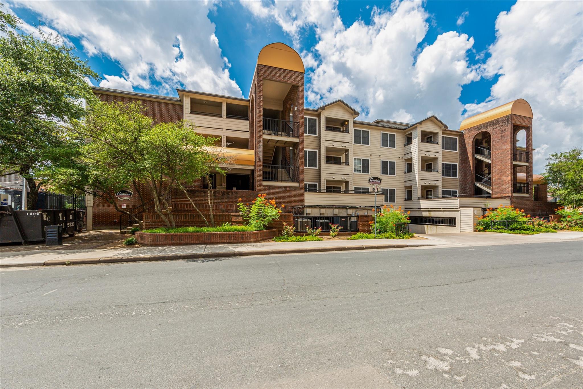 501 W 26th St # 103, Austin, TX 78705