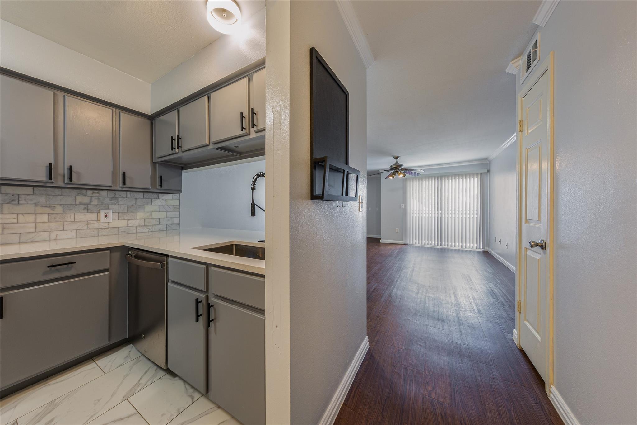 501 W 26th St # 103, Austin, TX 78705