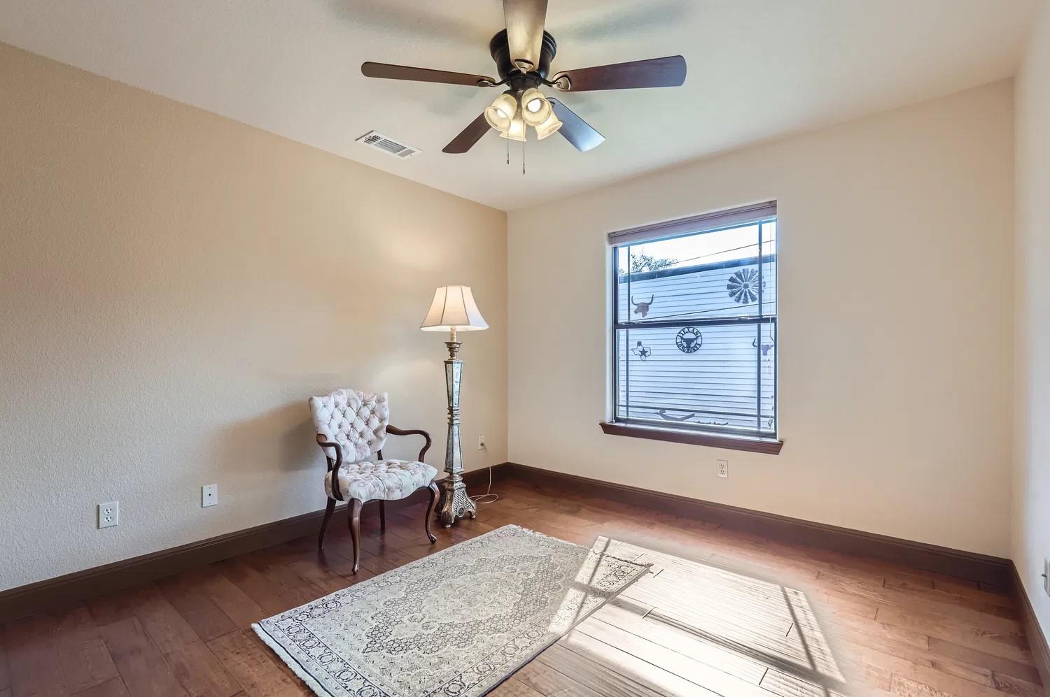 10809-10811 Lakeside Dr, Jonestown, TX 78645