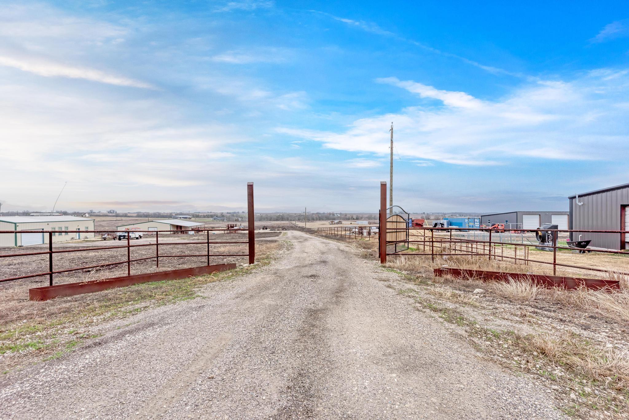 1889 County Road 487, Taylor, TX 76574