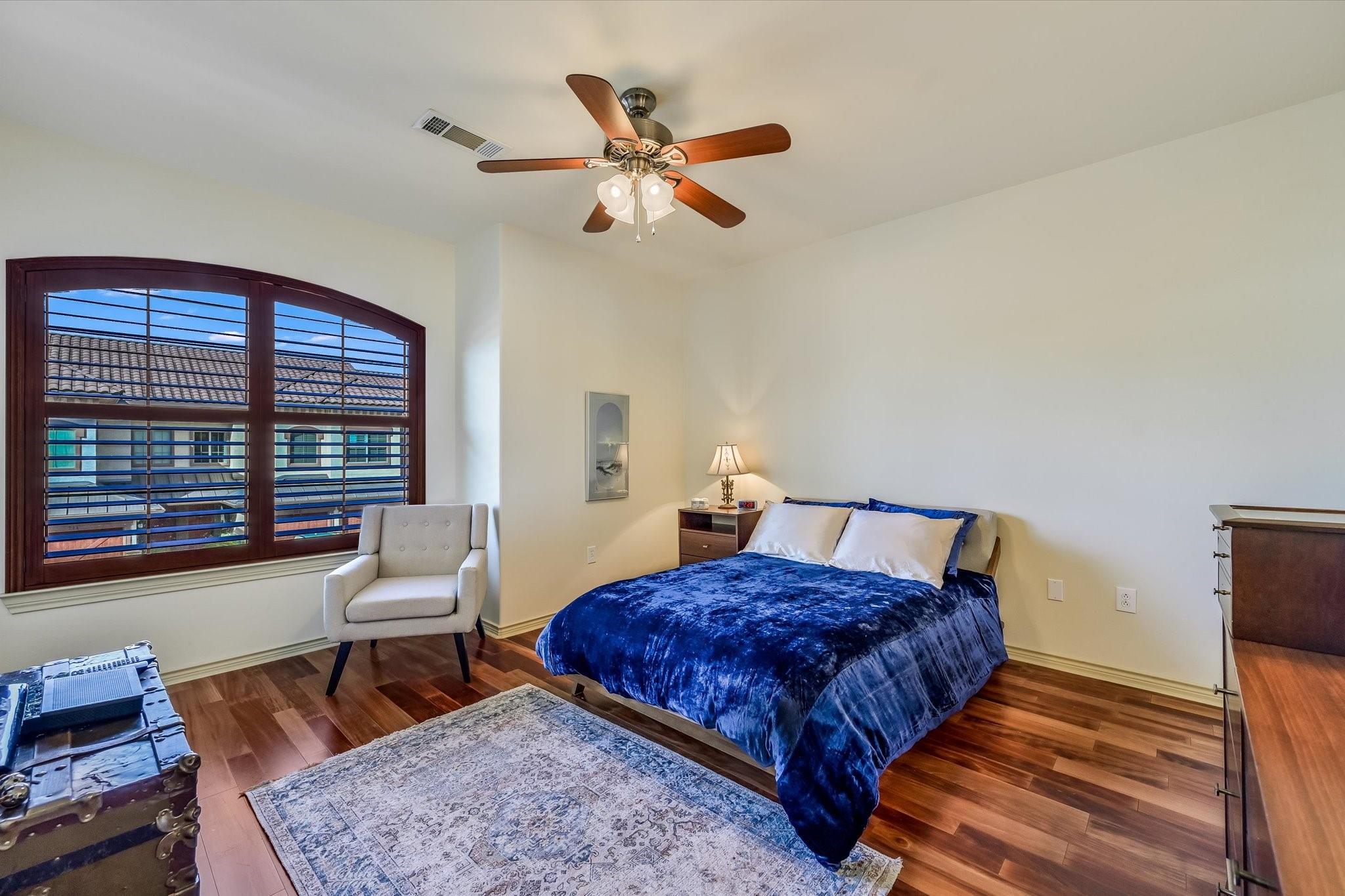 7800 SOUTHWEST Pkwy # 812, Austin, TX 78735