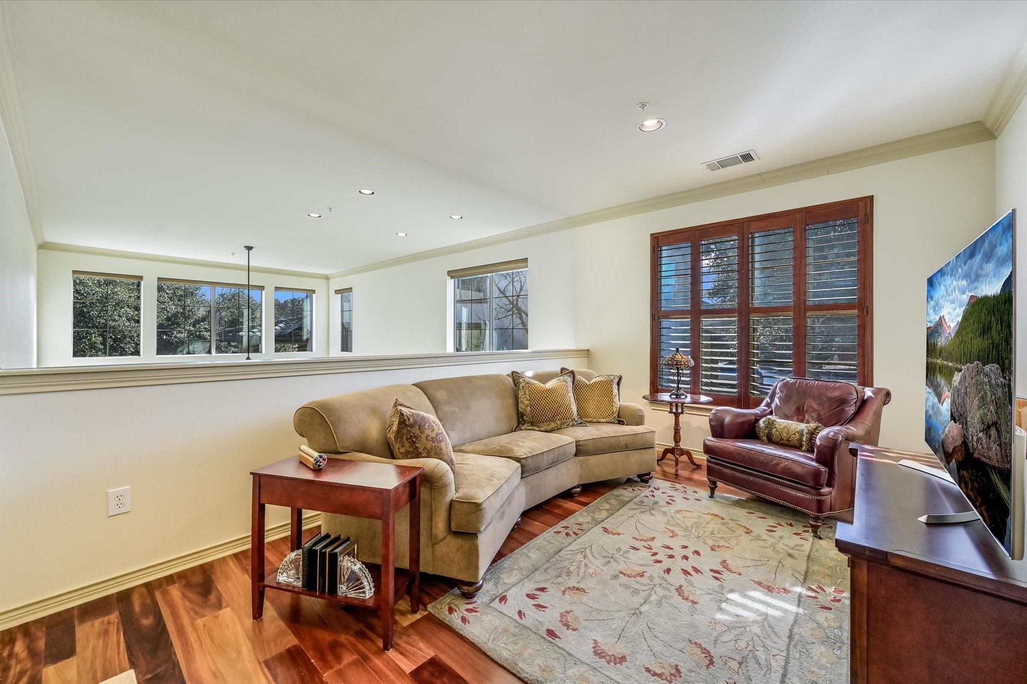 7800 SOUTHWEST Pkwy # 812, Austin, TX 78735