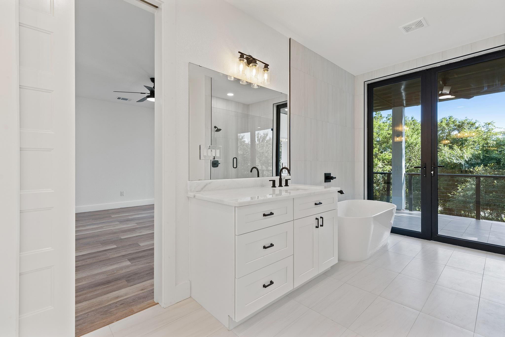 205 Kahana Ln, Bastrop, TX 78602