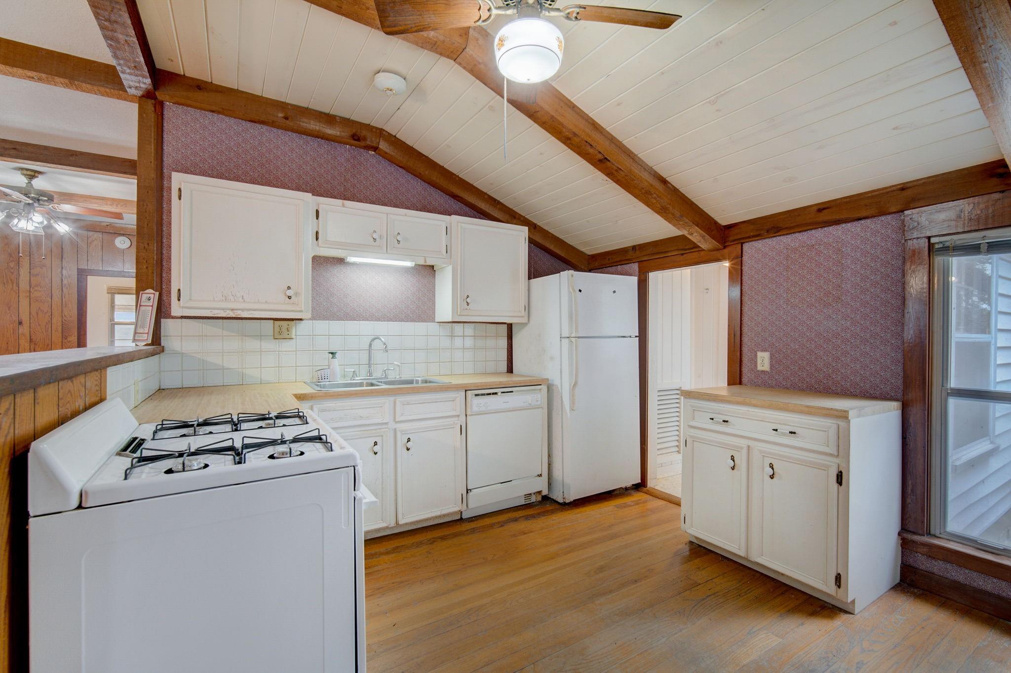 6925 FM 3237 St, Driftwood, TX 78619