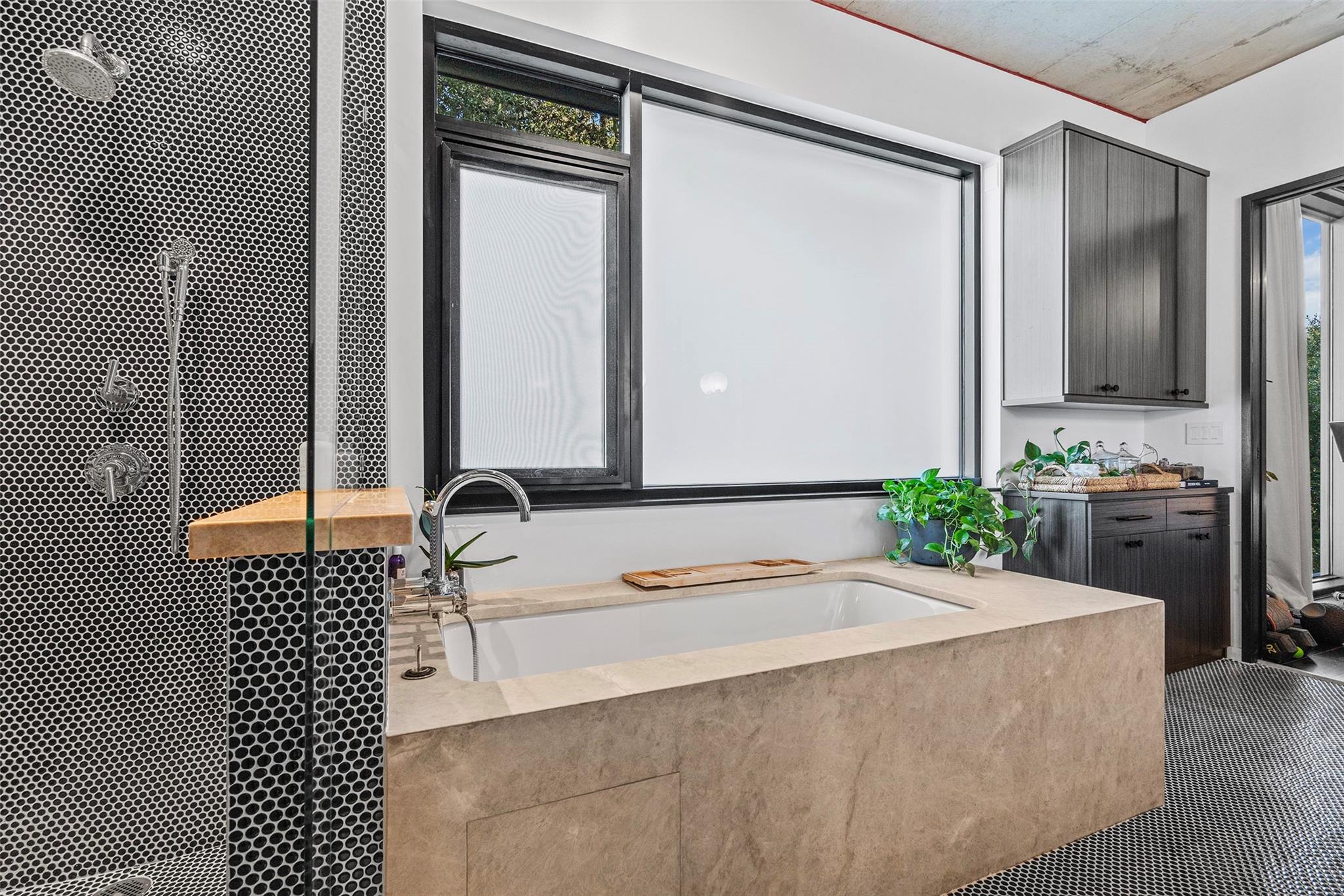 110 Academy Dr # 31, Austin, TX 78704