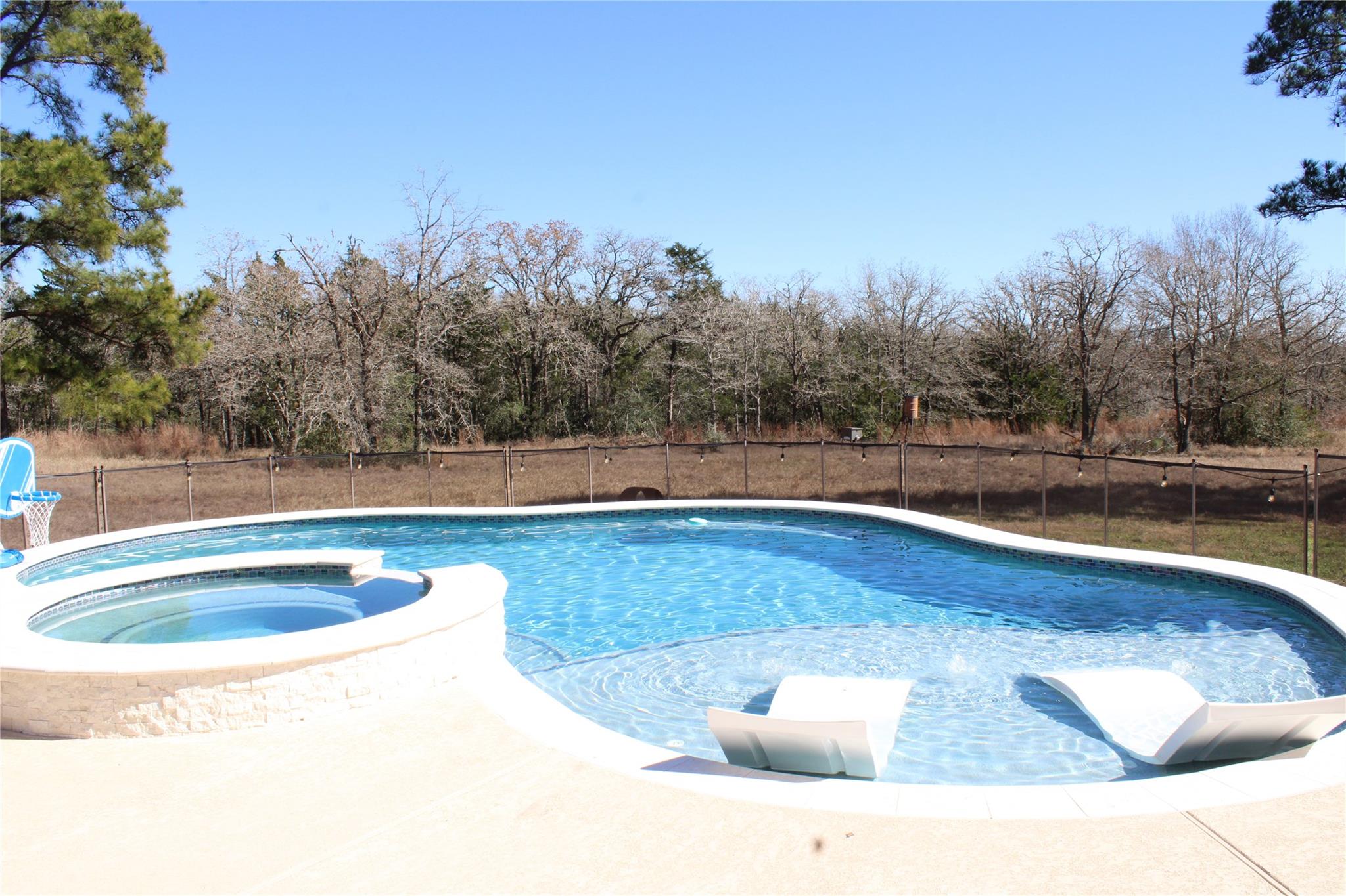 1145 PR 2102, Giddings, TX 78942