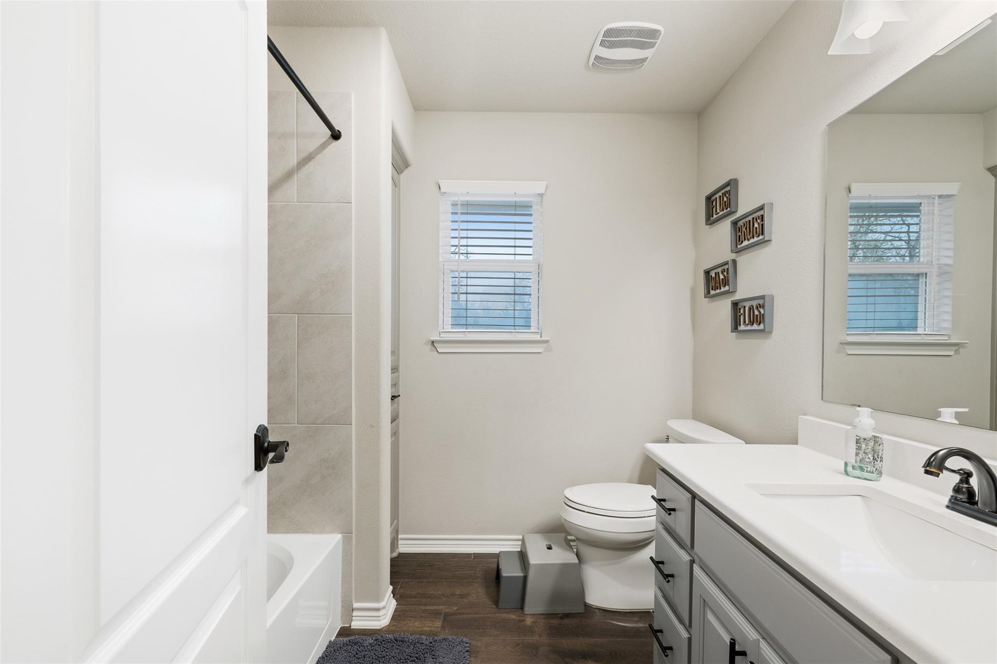 1145 PR 2102, Giddings, TX 78942