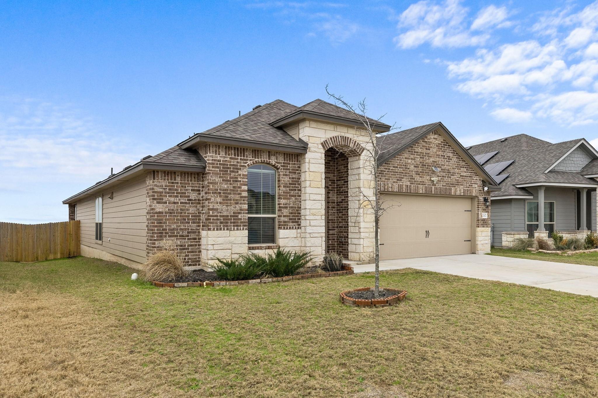 217 Nathaniel Dr, Taylor, TX 76574
