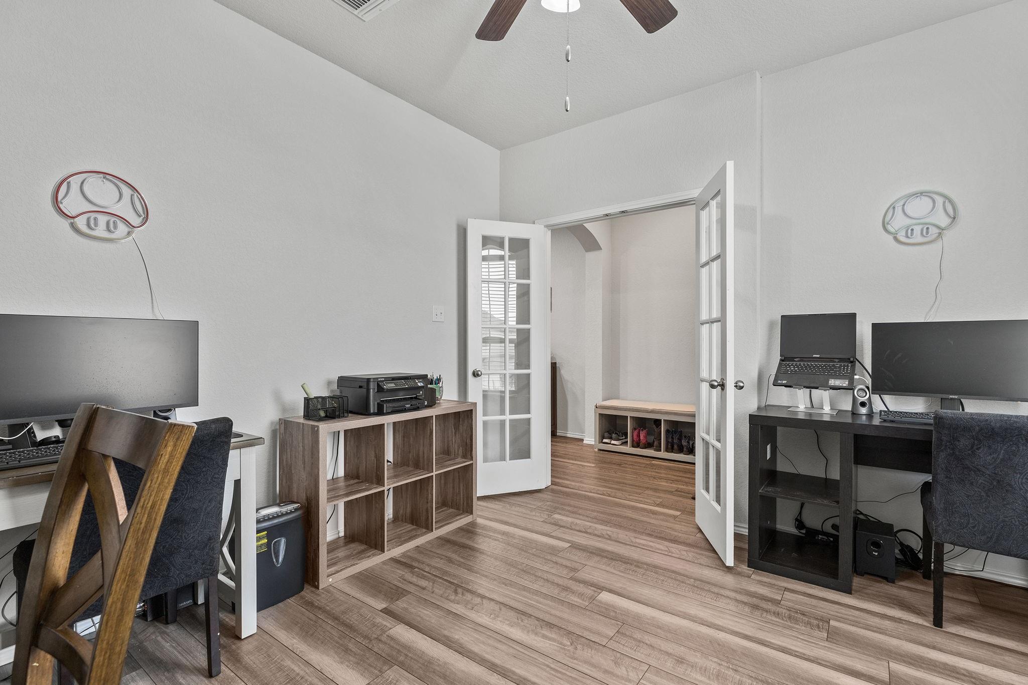 217 Nathaniel Dr, Taylor, TX 76574