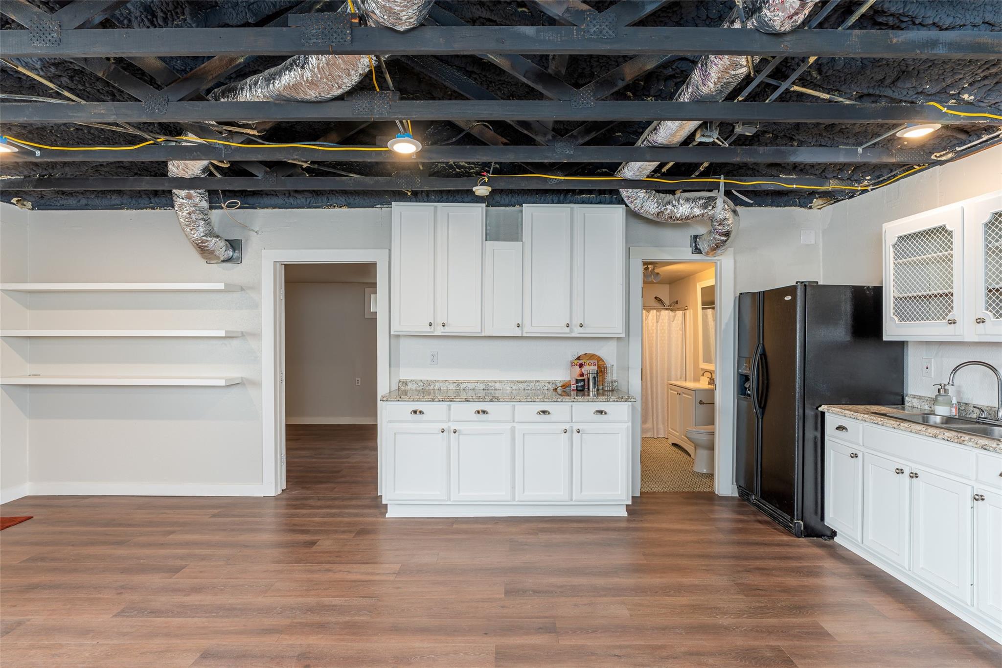 141 Wildwood Ln, Canyon Lake, TX 78133