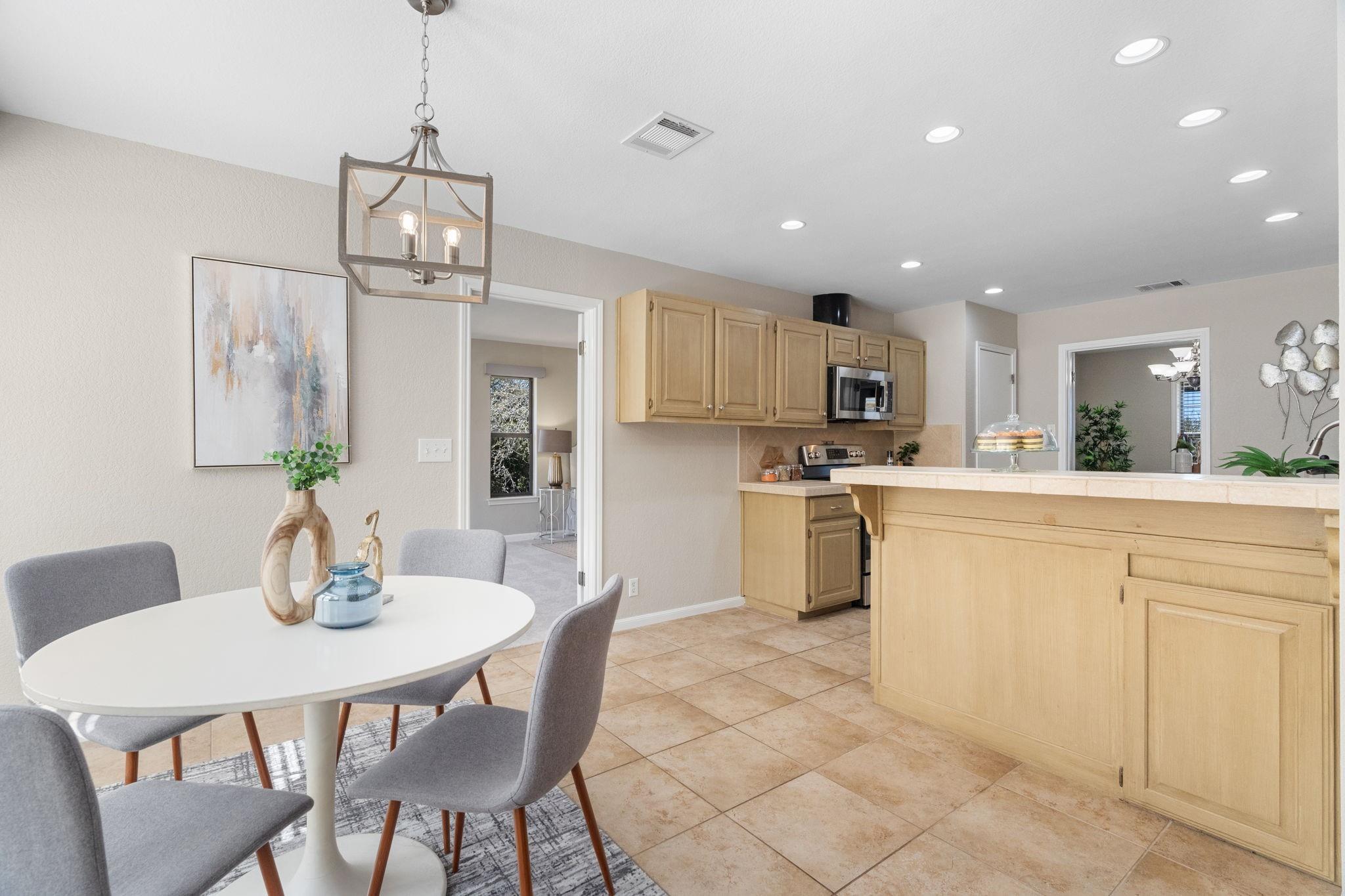 1043 Windmill Rd, Dripping Springs, TX 78620