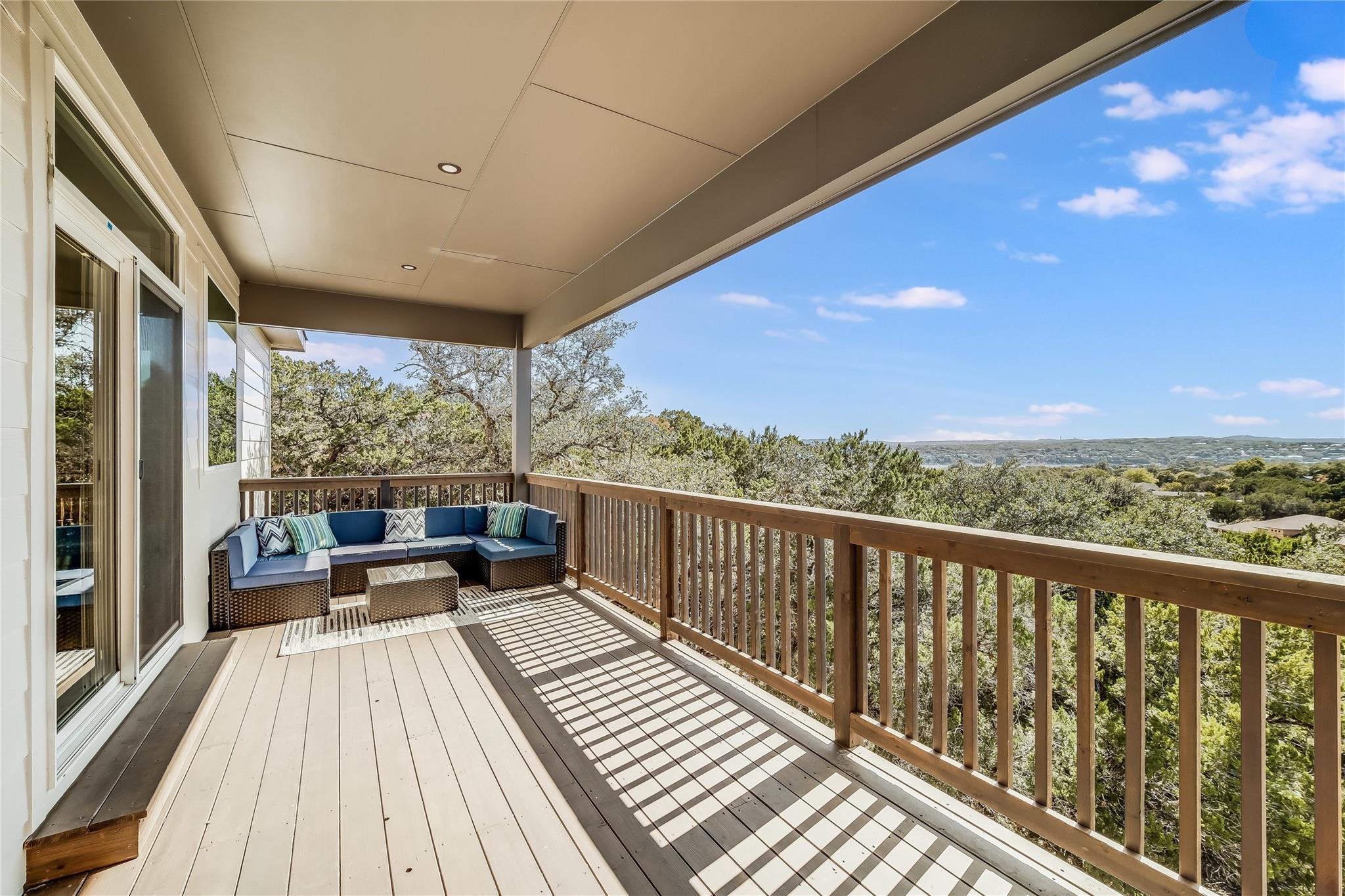 429 Summit Ridge Dr N, Point Venture, TX 78645