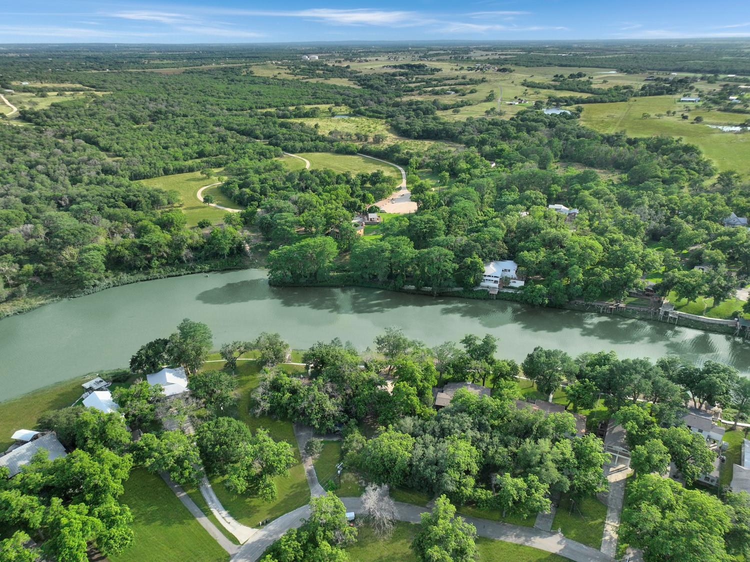 524 Turtle Ln, Seguin, TX 78155