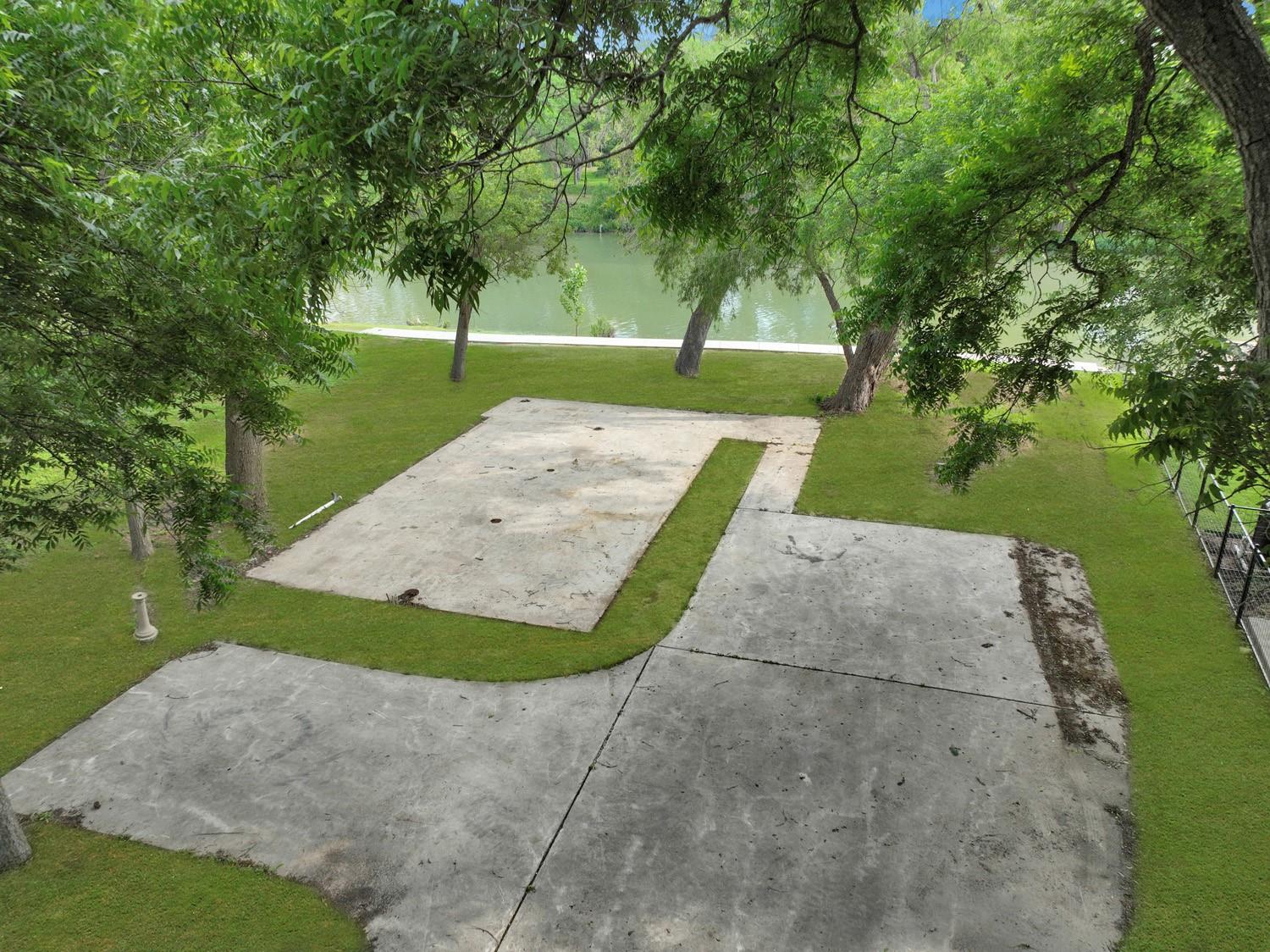 524 Turtle Ln, Seguin, TX 78155