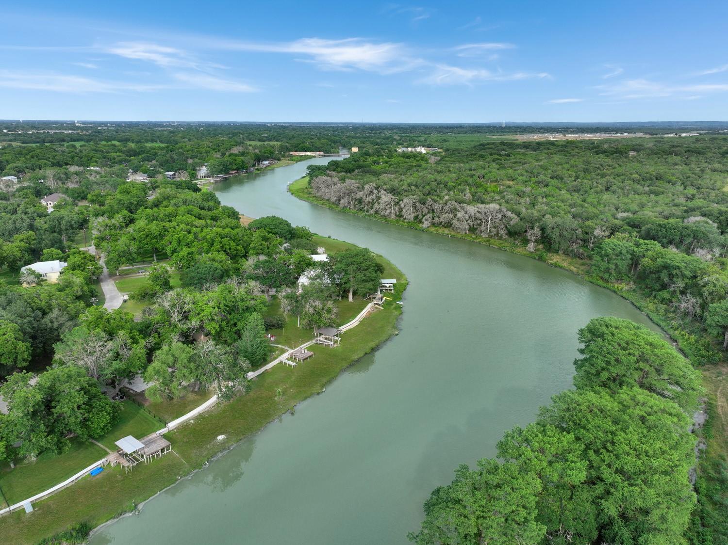 524 Turtle Ln, Seguin, TX 78155
