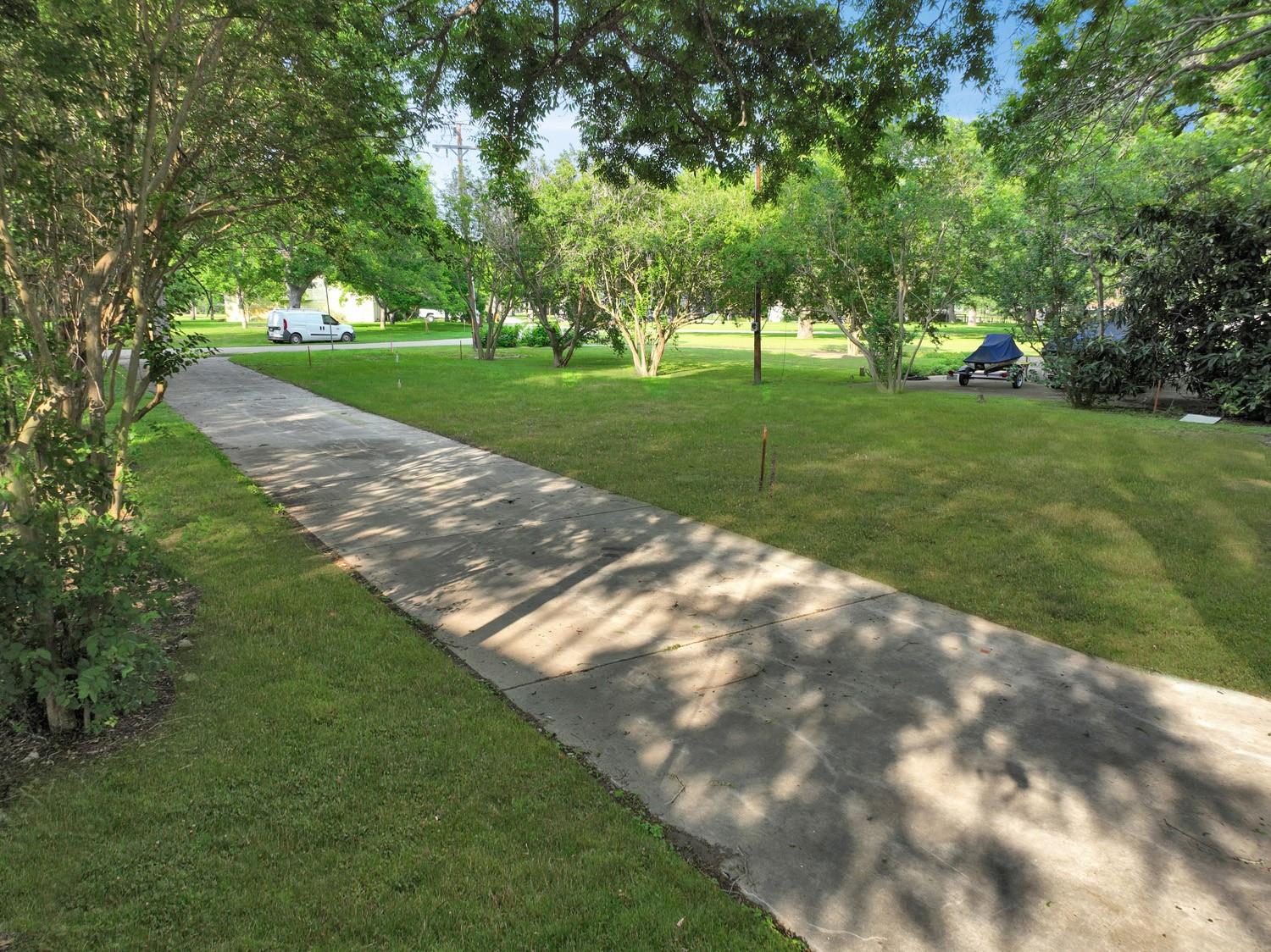 524 Turtle Ln, Seguin, TX 78155