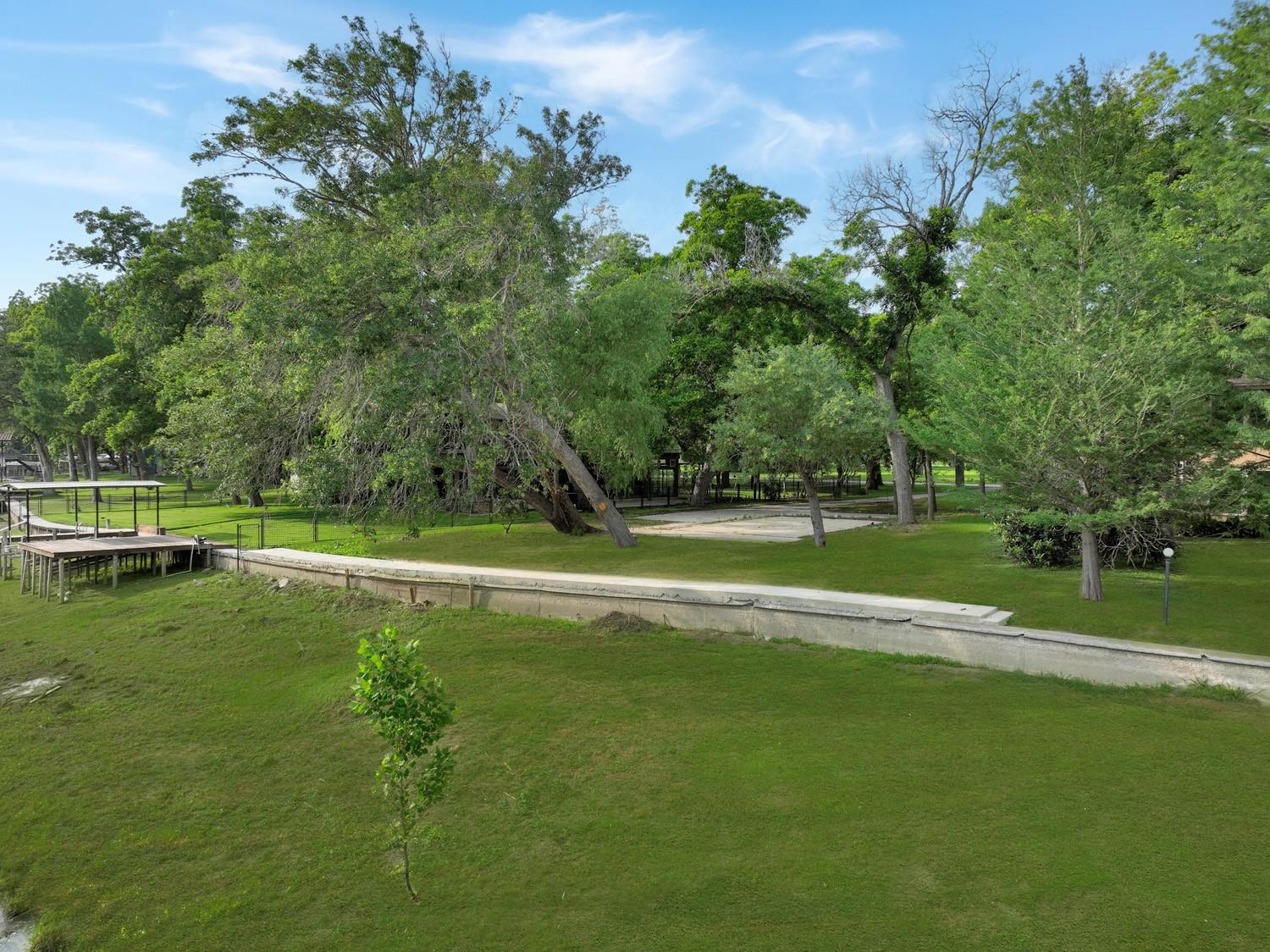 524 Turtle Ln, Seguin, TX 78155