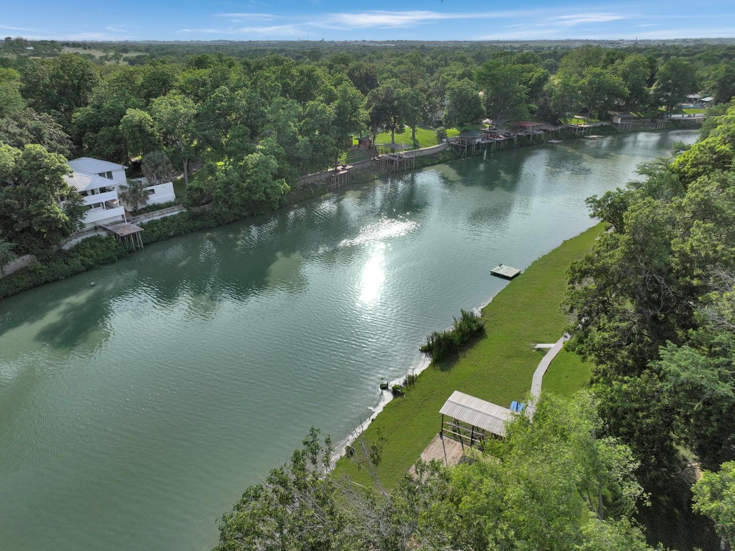 524 Turtle Ln, Seguin, TX 78155