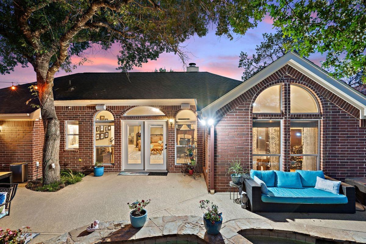 104 Fenway Ct, Lakeway, TX 78734