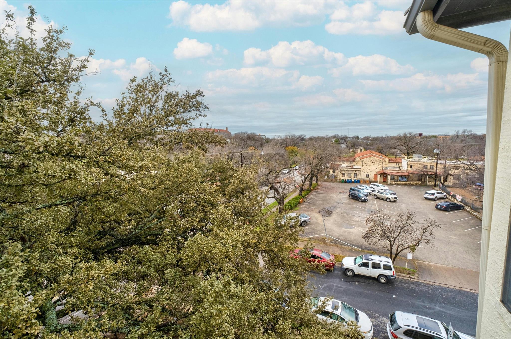 3001 Cedar St # 302, Austin, TX 78705