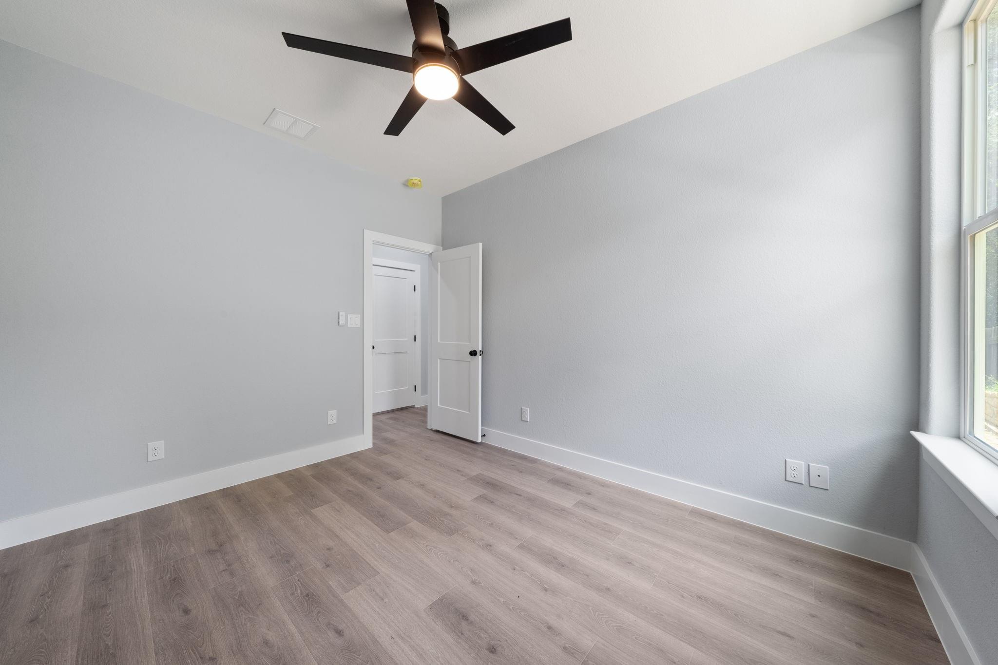 106 Halawa Ct, Bastrop, TX 78602