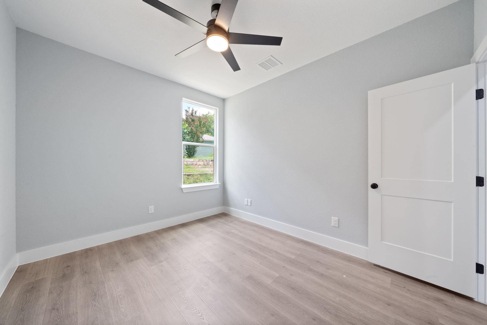 106 Halawa Ct, Bastrop, TX 78602
