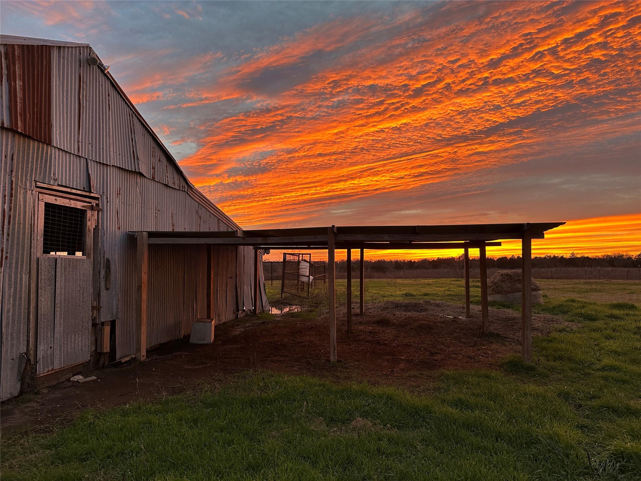 2200 Highway 21 E, Paige, TX 78659