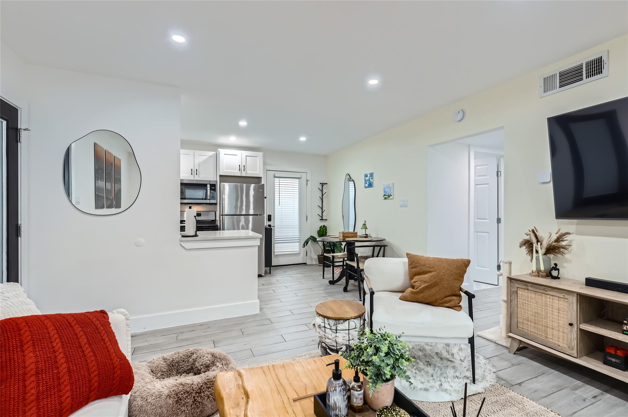 1200 E 52nd St # 108, Austin, TX 78723