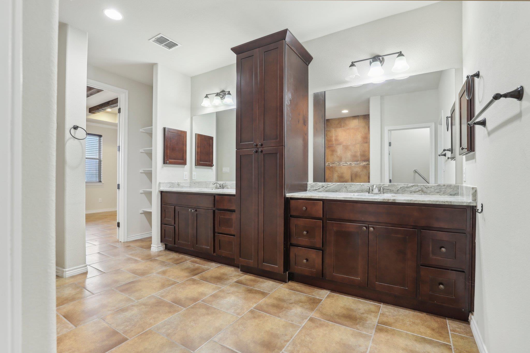 138 Gable, Kyle, TX 78640