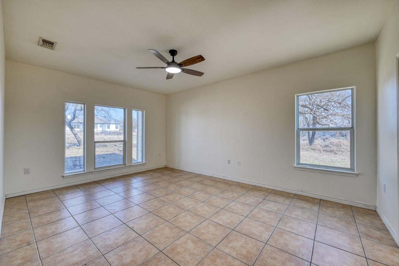 1504 Timber Valley Ln, Granite Shoals, TX 78654