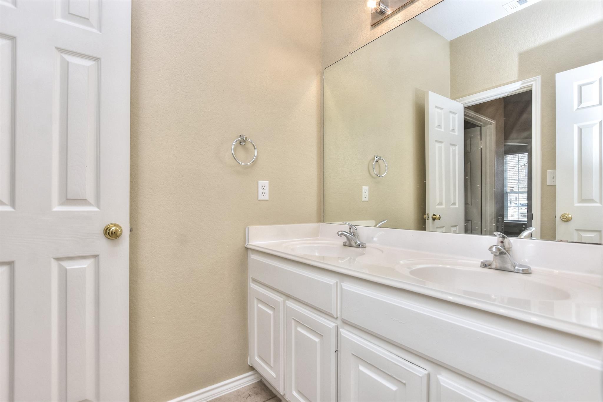 303 Gulfstream Dr, Georgetown, TX 78626