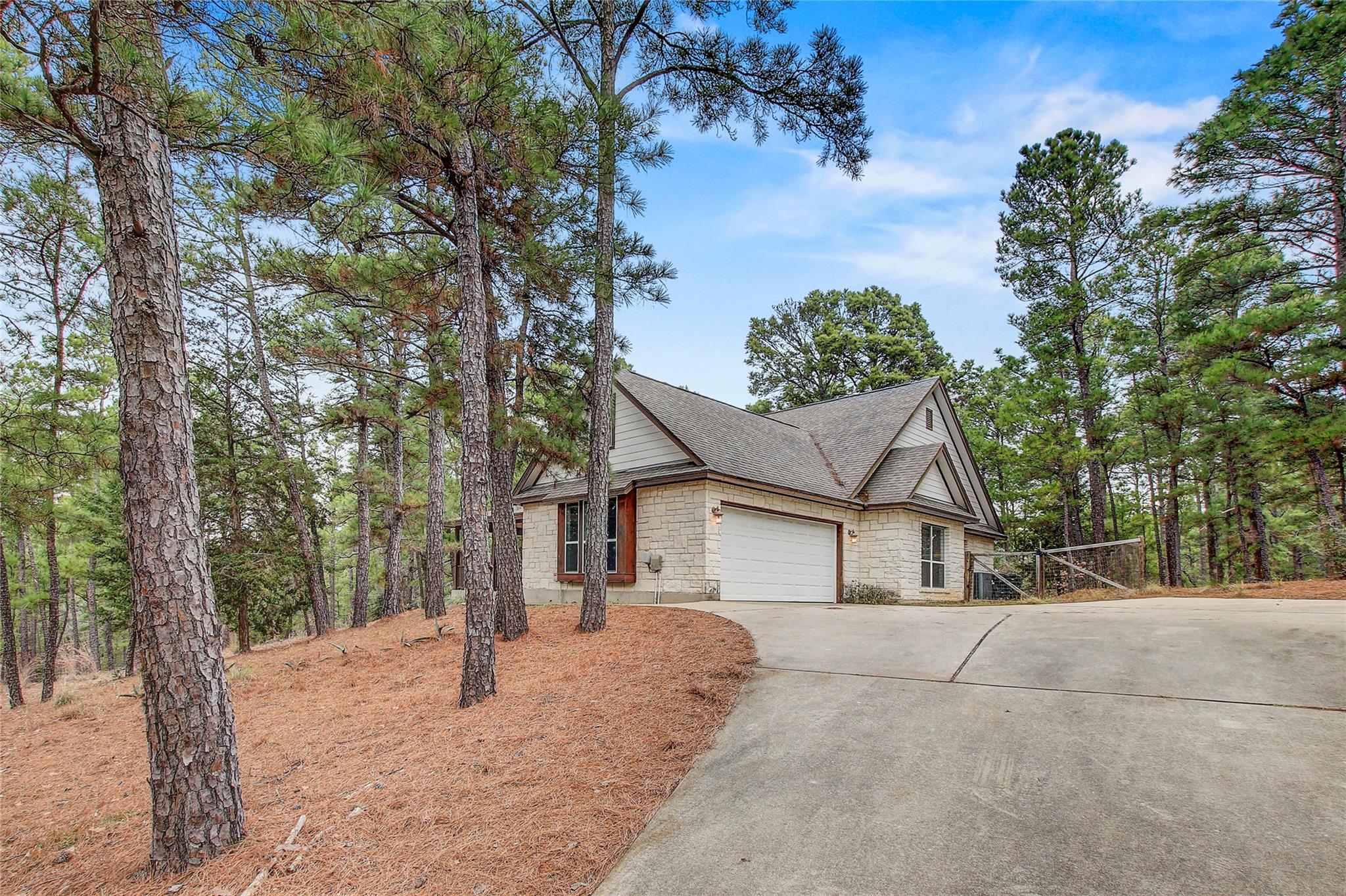 148 Kamakoa Ln, Bastrop, TX 78602