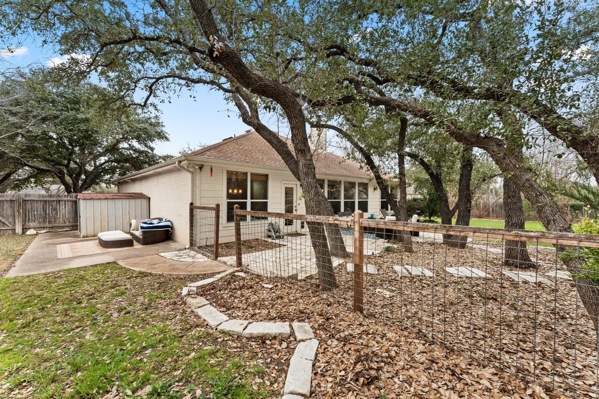 3305 Avenal Dr, Austin, TX 78738