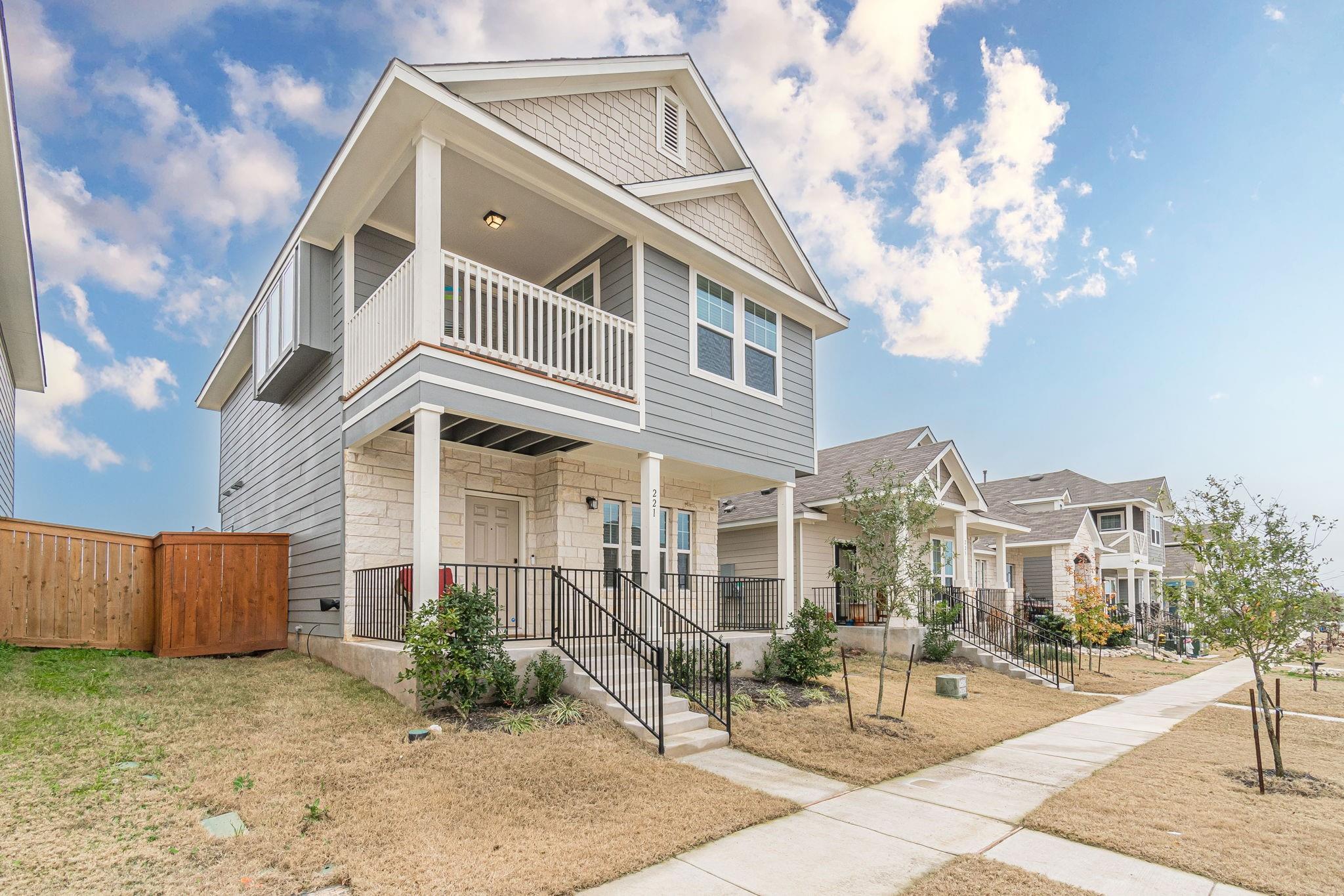 221 Duck Creek Trl, San Marcos, TX 78666