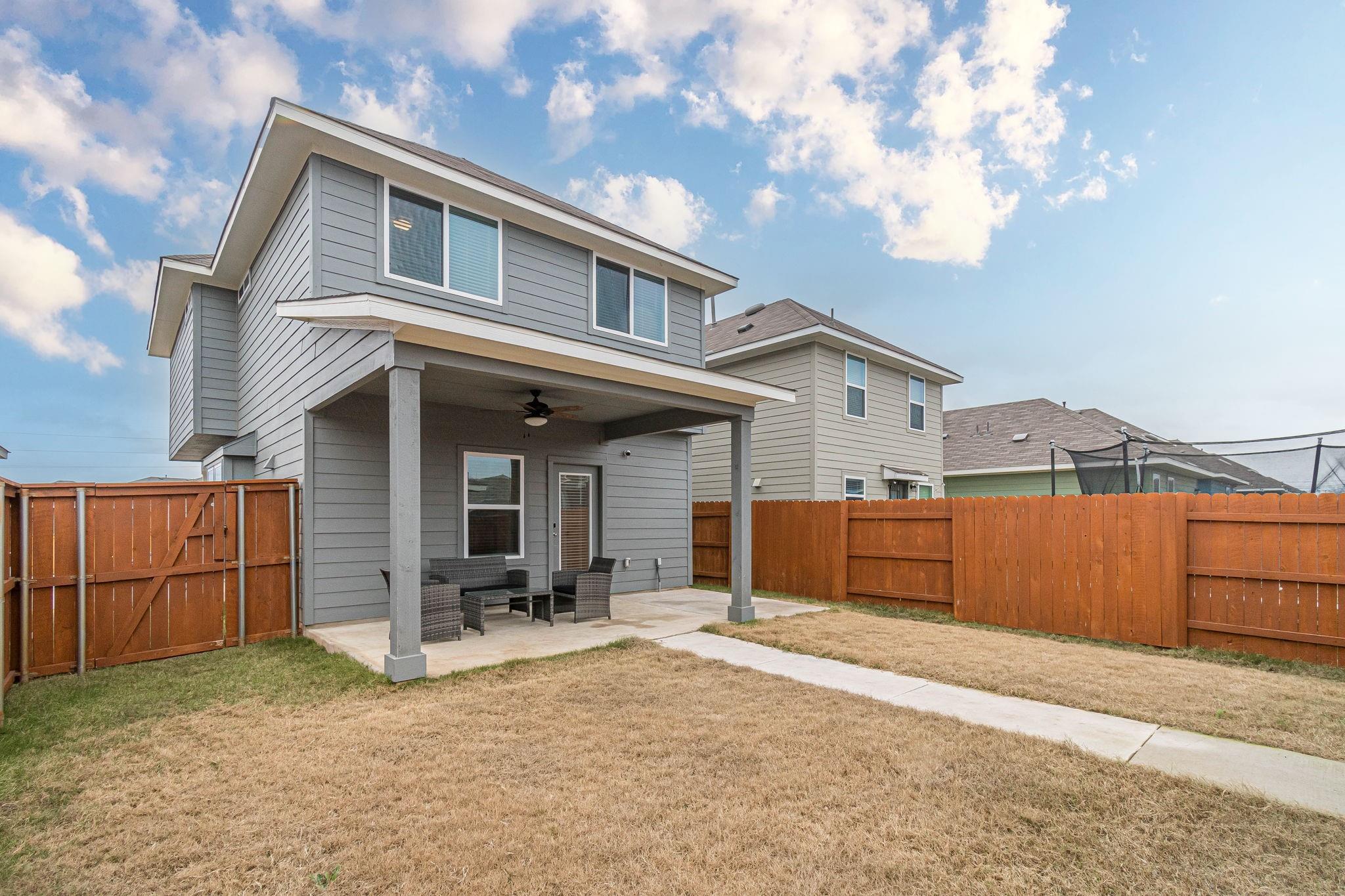 221 Duck Creek Trl, San Marcos, TX 78666