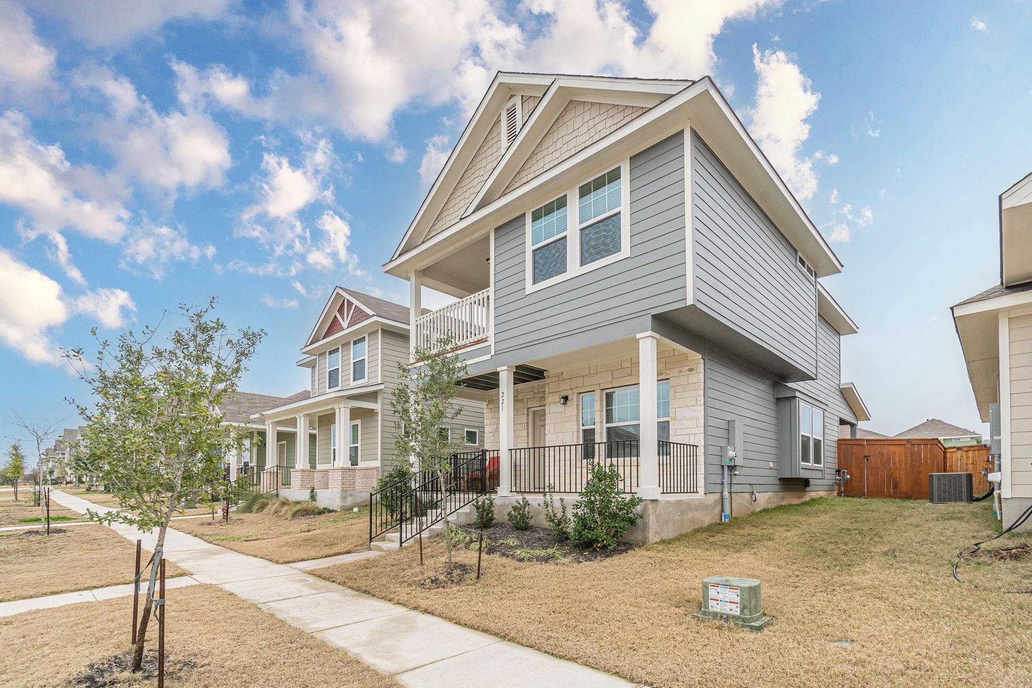 221 Duck Creek Trl, San Marcos, TX 78666