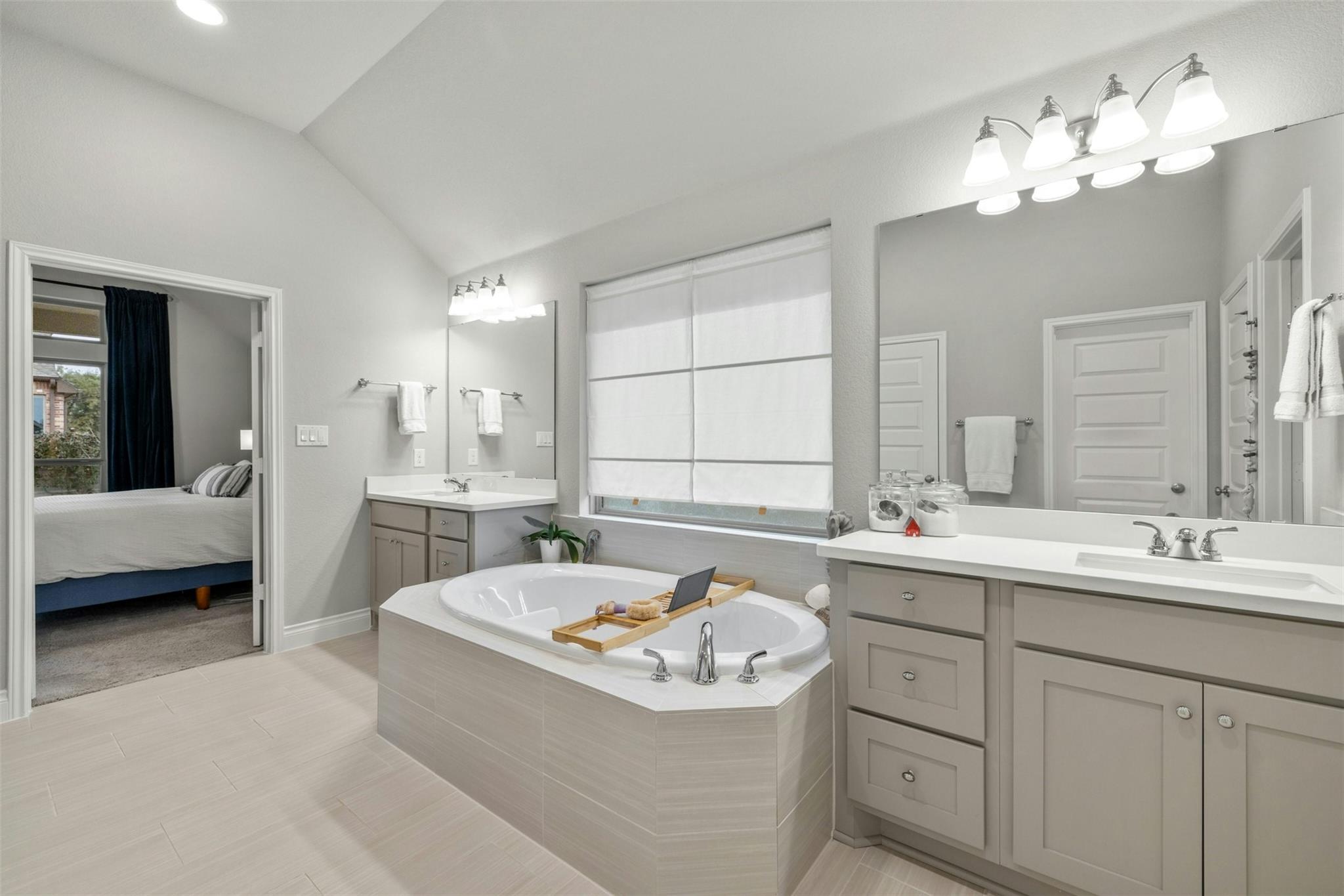 1129 Round Mountain Pass, Georgetown, TX 78628