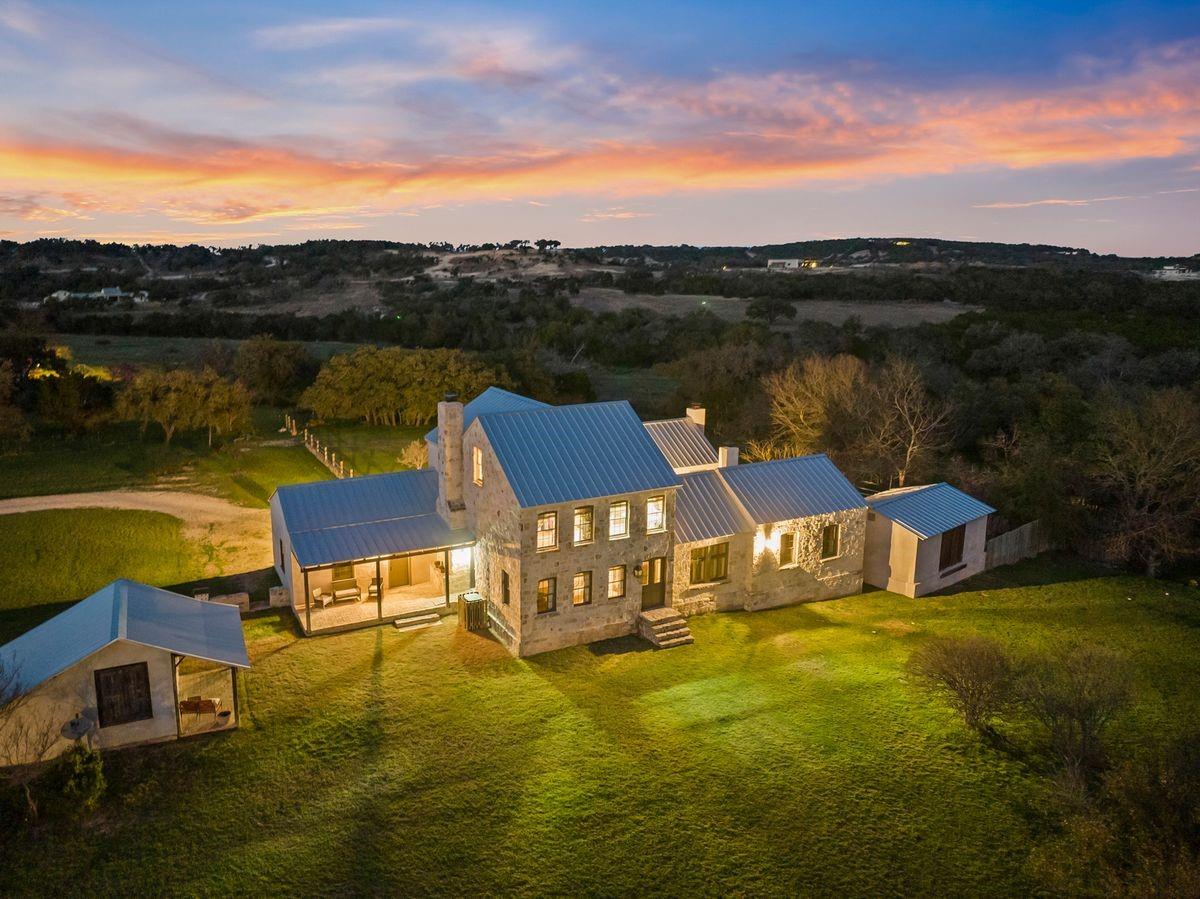 700 N. Wood Hills Dr, Fredericksburg, TX 78624